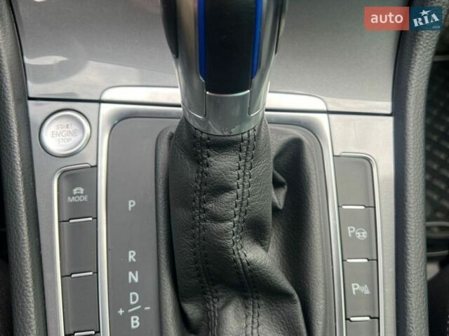 Серый Фольксваген e-Golf, объемом двигателя 0 л и пробегом 106 тыс. км за 11500 $, фото 1 на Automoto.ua