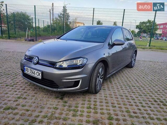 Серый Фольксваген e-Golf, объемом двигателя 0 л и пробегом 124 тыс. км за 7200 $, фото 1 на Automoto.ua