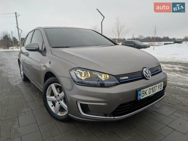 Серый Фольксваген e-Golf, объемом двигателя 0 л и пробегом 170 тыс. км за 7750 $, фото 1 на Automoto.ua