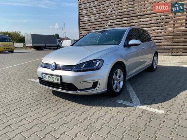 Серый Фольксваген e-Golf, объемом двигателя 0 л и пробегом 81 тыс. км за 13000 $, фото 1 на Automoto.ua