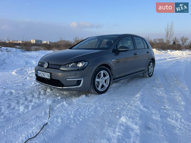 Серый Фольксваген e-Golf, объемом двигателя 0 л и пробегом 114 тыс. км за 8999 $, фото 1 на Automoto.ua