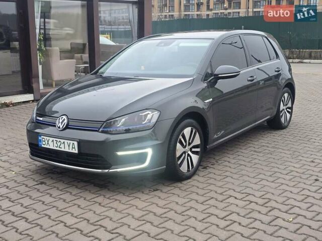 Серый Фольксваген e-Golf, объемом двигателя 0 л и пробегом 170 тыс. км за 7800 $, фото 1 на Automoto.ua