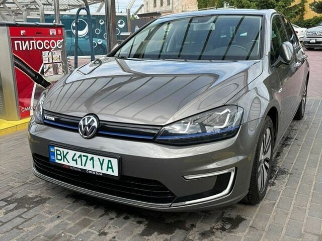 Серый Фольксваген e-Golf, объемом двигателя 0 л и пробегом 102 тыс. км за 8700 $, фото 1 на Automoto.ua