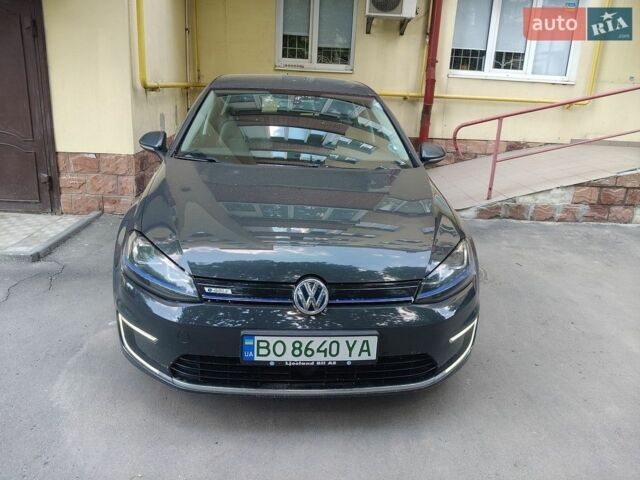 Серый Фольксваген e-Golf, объемом двигателя 0 л и пробегом 233 тыс. км за 7690 $, фото 1 на Automoto.ua