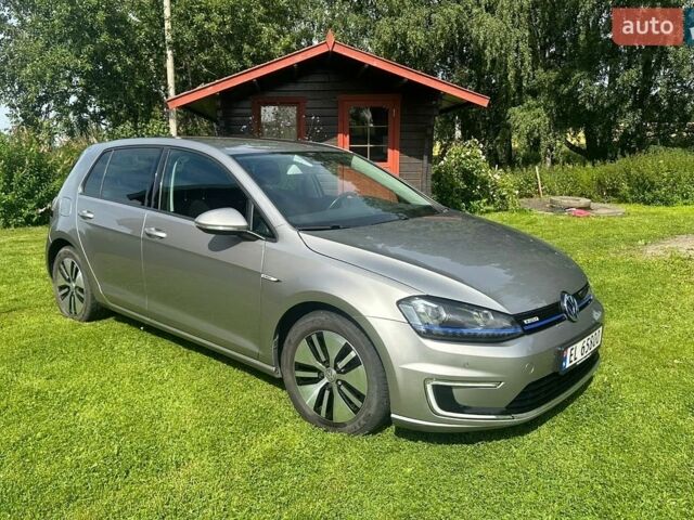 Серый Фольксваген e-Golf, объемом двигателя 0 л и пробегом 105 тыс. км за 9200 $, фото 1 на Automoto.ua
