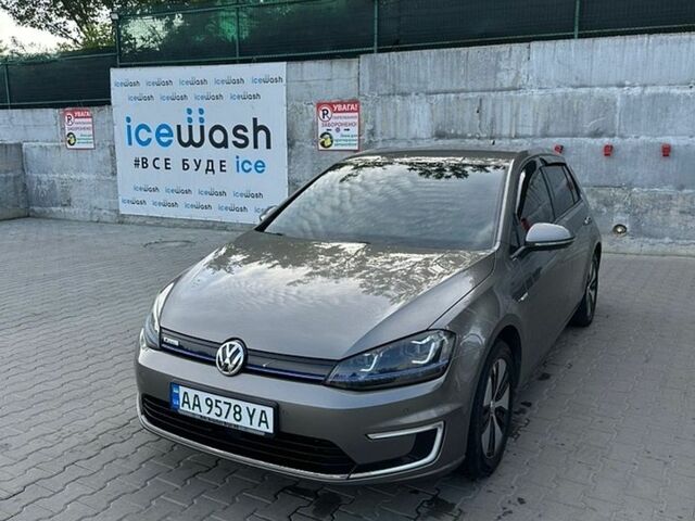 Серый Фольксваген e-Golf, объемом двигателя 0 л и пробегом 145 тыс. км за 8900 $, фото 1 на Automoto.ua