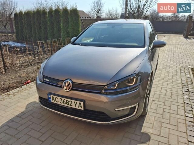 Серый Фольксваген e-Golf, объемом двигателя 0 л и пробегом 119 тыс. км за 8500 $, фото 1 на Automoto.ua