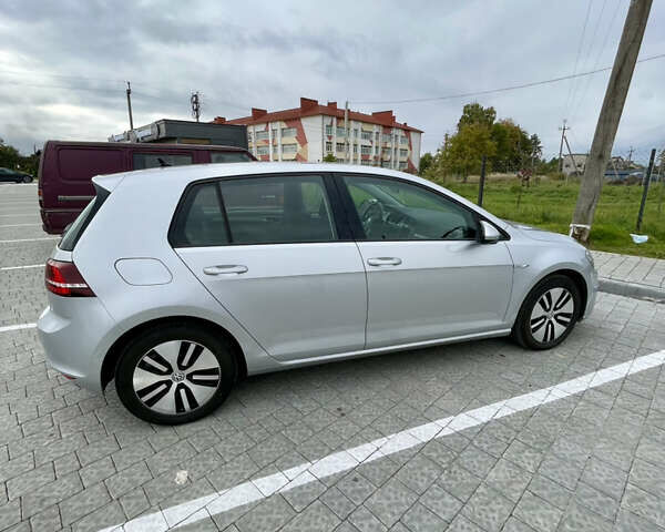 Серый Фольксваген e-Golf, объемом двигателя 0 л и пробегом 137 тыс. км за 8999 $, фото 1 на Automoto.ua