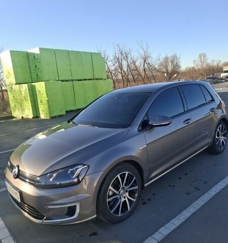 Сірий Фольксваген e-Golf, об'ємом двигуна 0 л та пробігом 122 тис. км за 9500 $, фото 1 на Automoto.ua