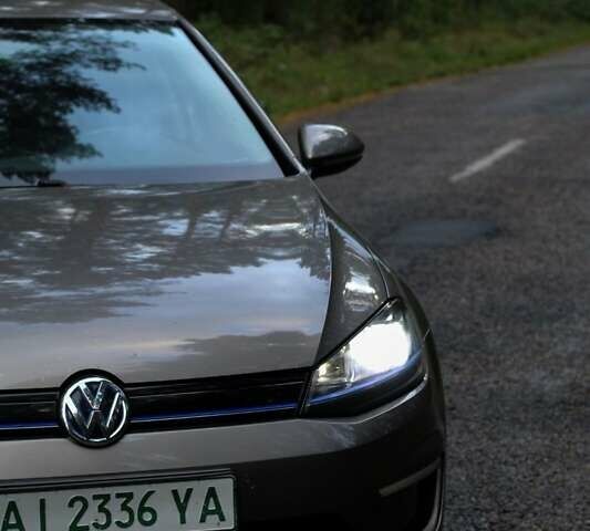 Сірий Фольксваген e-Golf, об'ємом двигуна 0 л та пробігом 167 тис. км за 9600 $, фото 1 на Automoto.ua