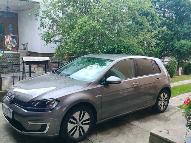 Серый Фольксваген e-Golf, объемом двигателя 0 л и пробегом 173 тыс. км за 8600 $, фото 1 на Automoto.ua