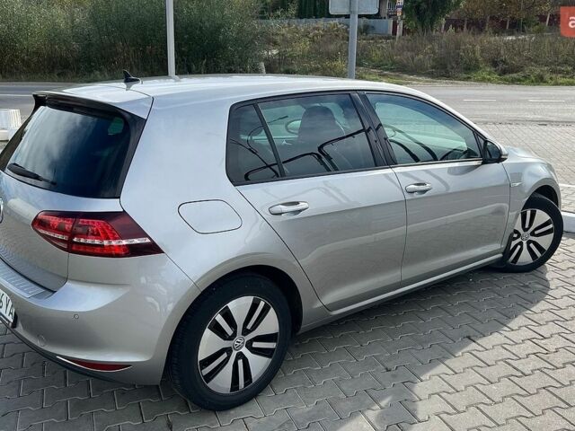 Серый Фольксваген e-Golf, объемом двигателя 0 л и пробегом 173 тыс. км за 9200 $, фото 1 на Automoto.ua