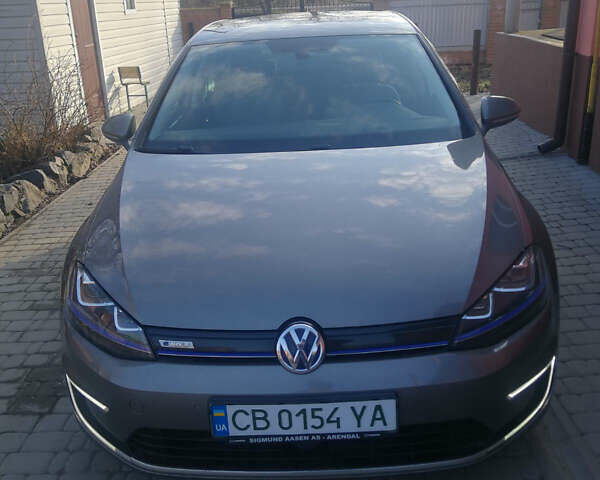 Серый Фольксваген e-Golf, объемом двигателя 0 л и пробегом 126 тыс. км за 11500 $, фото 1 на Automoto.ua