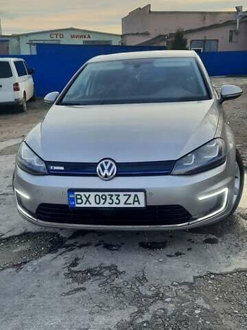 Серый Фольксваген e-Golf, объемом двигателя 0 л и пробегом 147 тыс. км за 9200 $, фото 1 на Automoto.ua