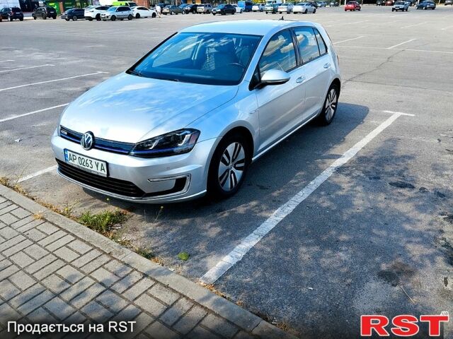 Серый Фольксваген e-Golf, объемом двигателя 0 л и пробегом 88 тыс. км за 12700 $, фото 1 на Automoto.ua