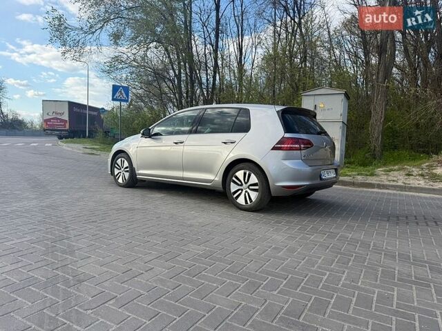 Серый Фольксваген e-Golf, объемом двигателя 0 л и пробегом 127 тыс. км за 9700 $, фото 1 на Automoto.ua