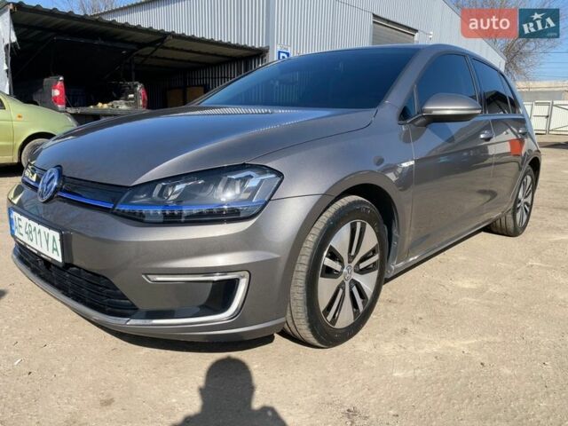 Серый Фольксваген e-Golf, объемом двигателя 0 л и пробегом 89 тыс. км за 9500 $, фото 1 на Automoto.ua