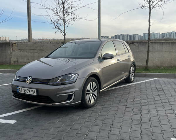 Серый Фольксваген e-Golf, объемом двигателя 0 л и пробегом 97 тыс. км за 11999 $, фото 1 на Automoto.ua