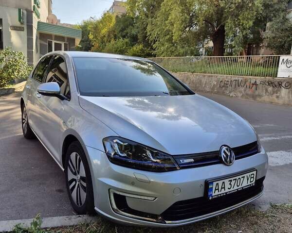 Сірий Фольксваген e-Golf, об'ємом двигуна 0 л та пробігом 90 тис. км за 9600 $, фото 1 на Automoto.ua
