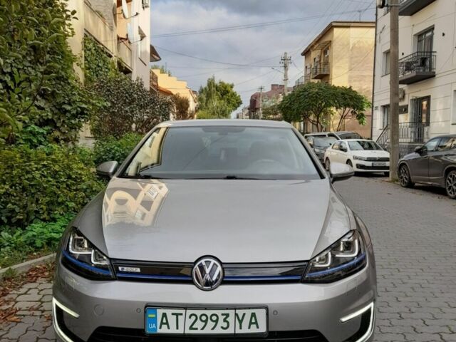 Серый Фольксваген e-Golf, объемом двигателя 0 л и пробегом 95 тыс. км за 12000 $, фото 1 на Automoto.ua