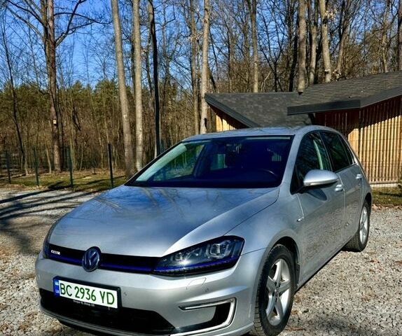 Серый Фольксваген e-Golf, объемом двигателя 0 л и пробегом 130 тыс. км за 8900 $, фото 1 на Automoto.ua