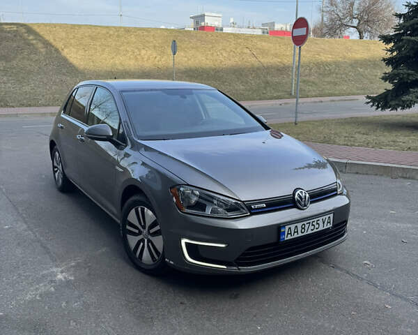 Серый Фольксваген e-Golf, объемом двигателя 0 л и пробегом 80 тыс. км за 9000 $, фото 1 на Automoto.ua