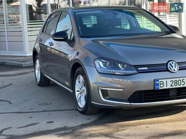 Серый Фольксваген e-Golf, объемом двигателя 0 л и пробегом 102 тыс. км за 9800 $, фото 1 на Automoto.ua