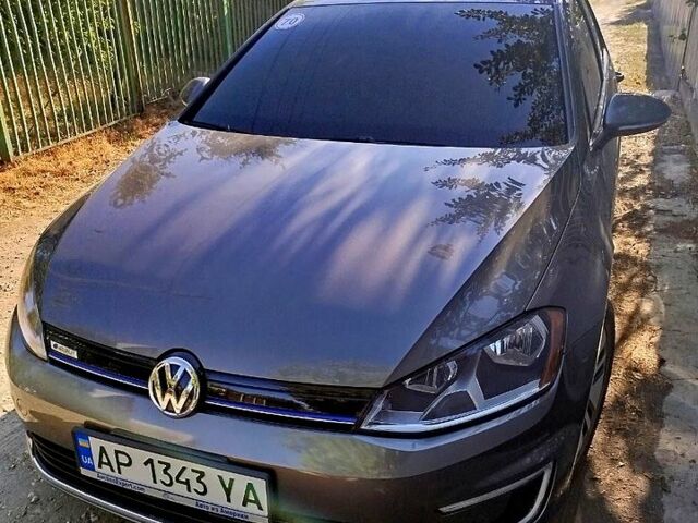 Серый Фольксваген e-Golf, объемом двигателя 0 л и пробегом 13000 тыс. км за 9300 $, фото 1 на Automoto.ua
