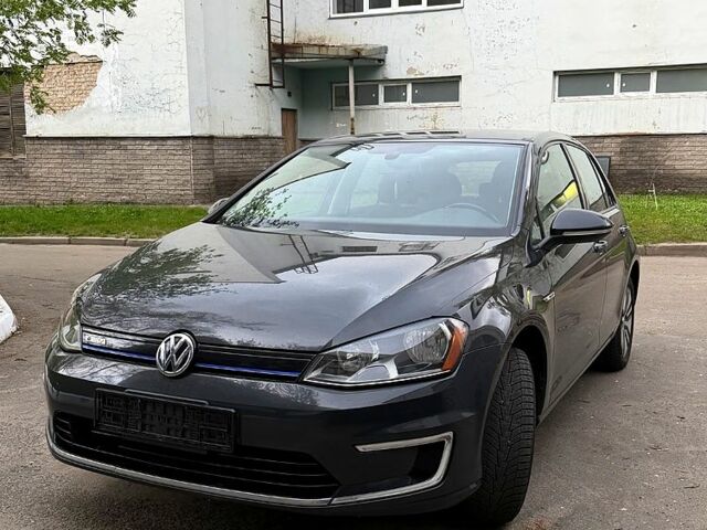 Серый Фольксваген e-Golf, объемом двигателя 85 л и пробегом 151 тыс. км за 9000 $, фото 1 на Automoto.ua
