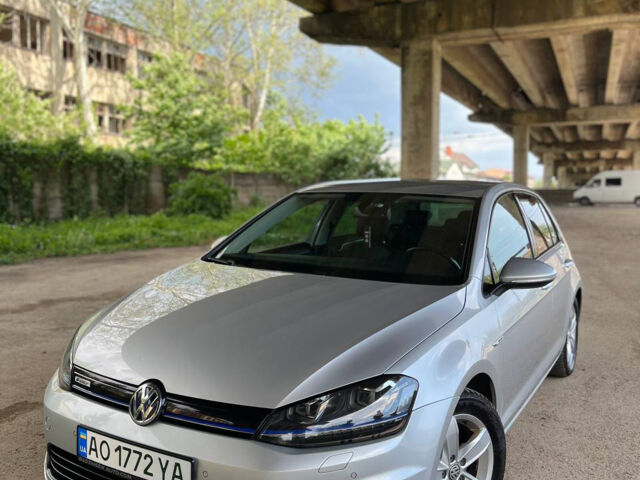 Серый Фольксваген e-Golf, объемом двигателя 0 л и пробегом 120 тыс. км за 9999 $, фото 1 на Automoto.ua
