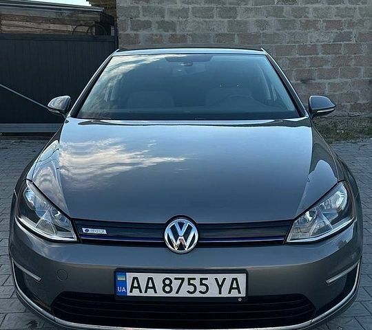 Серый Фольксваген e-Golf, объемом двигателя 0 л и пробегом 95 тыс. км за 8500 $, фото 1 на Automoto.ua