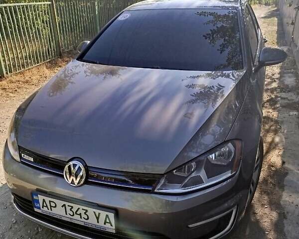 Серый Фольксваген e-Golf, объемом двигателя 0 л и пробегом 130 тыс. км за 9300 $, фото 1 на Automoto.ua
