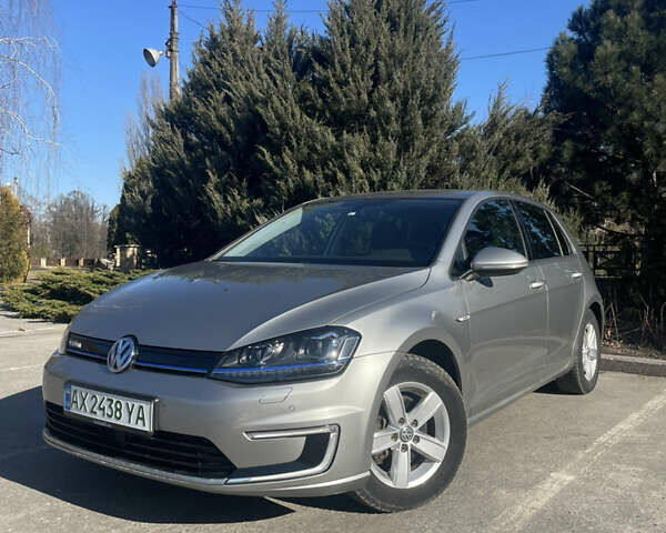 Серый Фольксваген e-Golf, объемом двигателя 0 л и пробегом 44 тыс. км за 11950 $, фото 1 на Automoto.ua