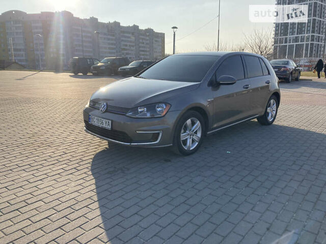 Серый Фольксваген e-Golf, объемом двигателя 0 л и пробегом 78 тыс. км за 10000 $, фото 1 на Automoto.ua