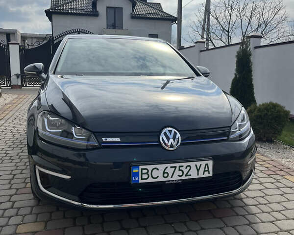 Серый Фольксваген e-Golf, объемом двигателя 0 л и пробегом 141 тыс. км за 9000 $, фото 1 на Automoto.ua