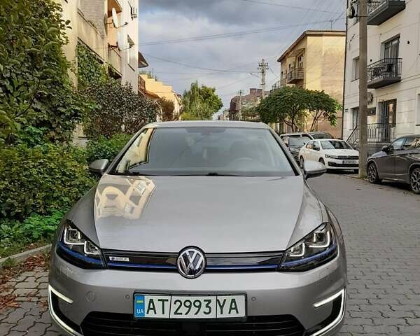 Серый Фольксваген e-Golf, объемом двигателя 0 л и пробегом 70 тыс. км за 11500 $, фото 1 на Automoto.ua