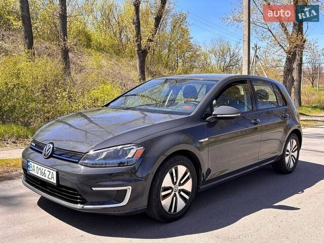 Серый Фольксваген e-Golf, объемом двигателя 0 л и пробегом 139 тыс. км за 9600 $, фото 1 на Automoto.ua