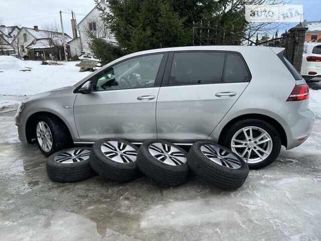 Серый Фольксваген e-Golf, объемом двигателя 0 л и пробегом 185 тыс. км за 10599 $, фото 1 на Automoto.ua