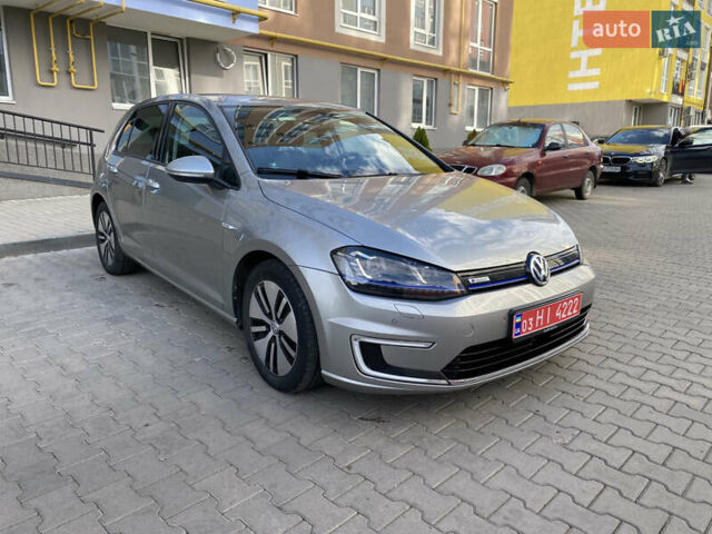 Серый Фольксваген e-Golf, объемом двигателя 0 л и пробегом 148 тыс. км за 9799 $, фото 1 на Automoto.ua