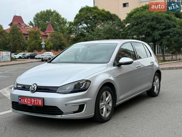 Серый Фольксваген e-Golf, объемом двигателя 0 л и пробегом 116 тыс. км за 9200 $, фото 1 на Automoto.ua