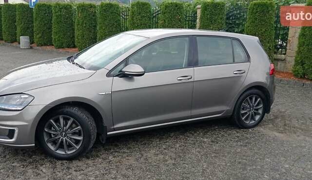 Серый Фольксваген e-Golf, объемом двигателя 0 л и пробегом 77 тыс. км за 8700 $, фото 1 на Automoto.ua