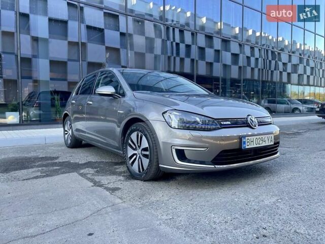 Серый Фольксваген e-Golf, объемом двигателя 0 л и пробегом 119 тыс. км за 10700 $, фото 1 на Automoto.ua