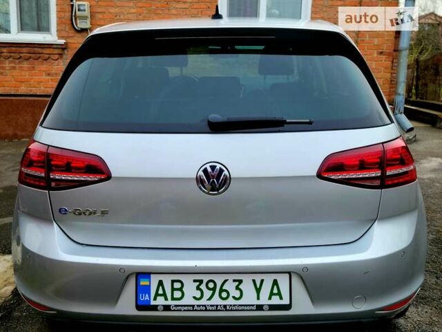 Серый Фольксваген e-Golf, объемом двигателя 0 л и пробегом 133 тыс. км за 9200 $, фото 1 на Automoto.ua