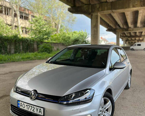 Серый Фольксваген e-Golf, объемом двигателя 0 л и пробегом 113 тыс. км за 9999 $, фото 1 на Automoto.ua