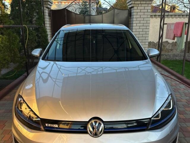 Сірий Фольксваген e-Golf, об'ємом двигуна 0 л та пробігом 39 тис. км за 12000 $, фото 1 на Automoto.ua