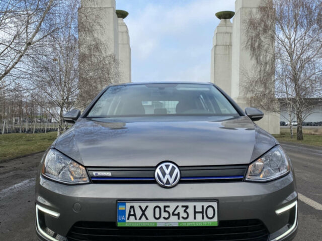 Серый Фольксваген e-Golf, объемом двигателя 0 л и пробегом 87 тыс. км за 10500 $, фото 1 на Automoto.ua