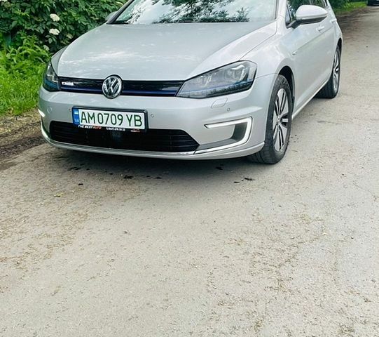 Серый Фольксваген e-Golf, объемом двигателя 0 л и пробегом 176 тыс. км за 8700 $, фото 1 на Automoto.ua