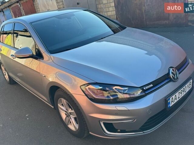 Серый Фольксваген e-Golf, объемом двигателя 0 л и пробегом 98 тыс. км за 13200 $, фото 1 на Automoto.ua