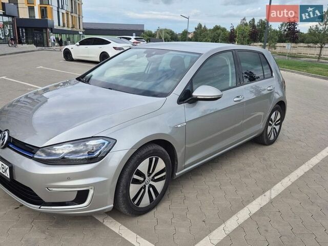 Серый Фольксваген e-Golf, объемом двигателя 0 л и пробегом 142 тыс. км за 11999 $, фото 1 на Automoto.ua