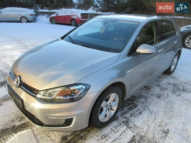 Серый Фольксваген e-Golf, объемом двигателя 0 л и пробегом 77 тыс. км за 11650 $, фото 1 на Automoto.ua